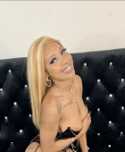 Introducing your sexy mixed Cuban🇨🇺 playmate Mercedes✨. 