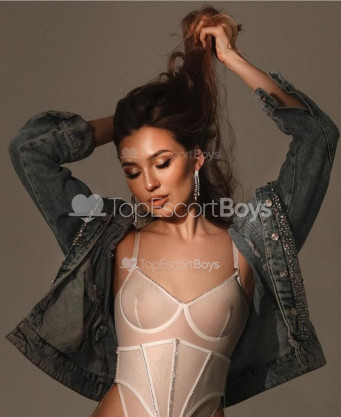 Photo escort girl LOLA HOT : the best escort service