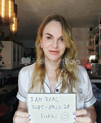Photo escort girl Vickki: the best escort service