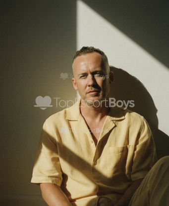 Photo escort girl Petter: the best escort service