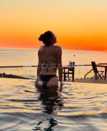 Photo escort girl Bella Royale: the best escort service