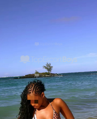 Photo escort girl Zelie: the best escort service