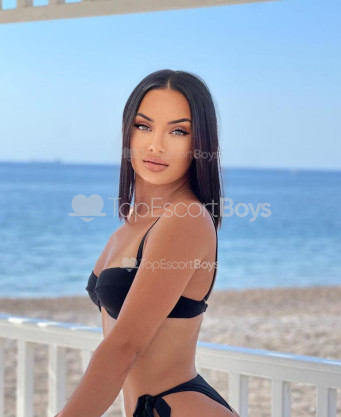 Photo escort girl Andrea Glamour: the best escort service