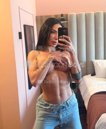 Photo escort girl Flavia Oliver: the best escort service