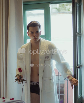 Photo escort girl MATEO: the best escort service