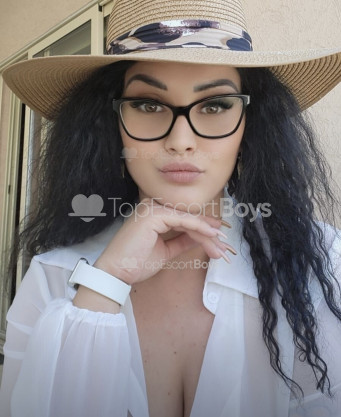 Photo escort girl Catalleya: the best escort service