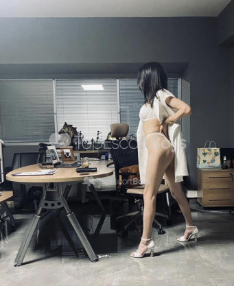 Photo escort girl Aya Zengin: the best escort service
