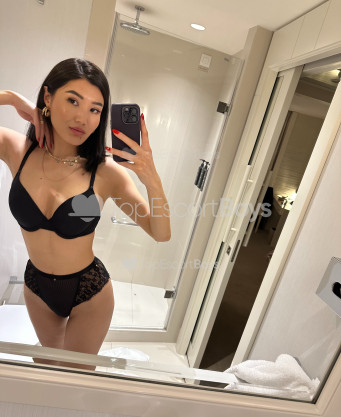 Photo escort girl Aya Zengin: the best escort service