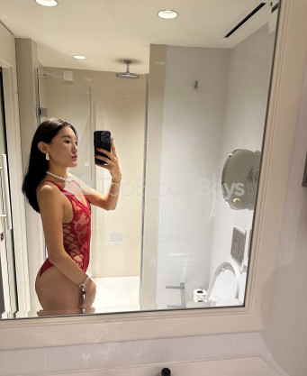 Photo escort girl Aya Zengin: the best escort service