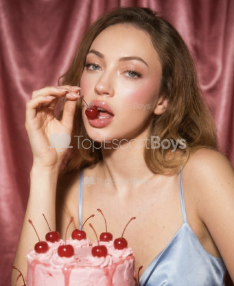 Photo escort girl Alina Queen: the best escort service