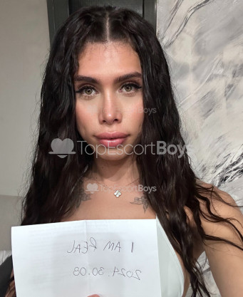 Photo escort girl Haley: the best escort service