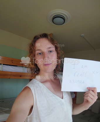 Photo escort girl Phi: the best escort service