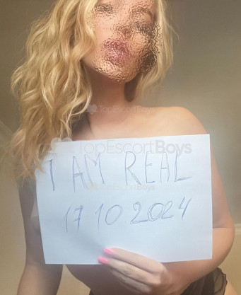 Photo escort girl Agatha Shik: the best escort service