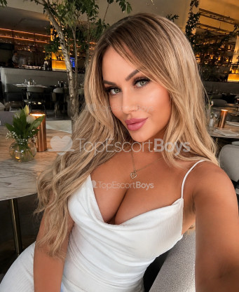 Photo escort girl Darina: the best escort service