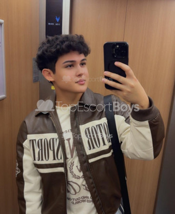 Photo escort girl Ezra: the best escort service