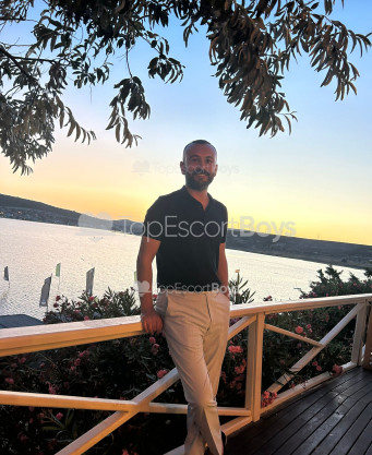 Photo escort girl Mustafa: the best escort service