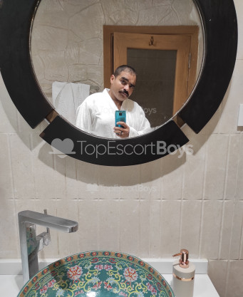 Photo escort girl Boda: the best escort service