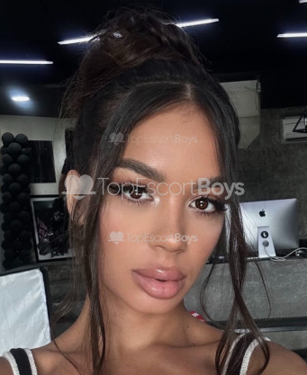 Photo escort girl Elena : the best escort service