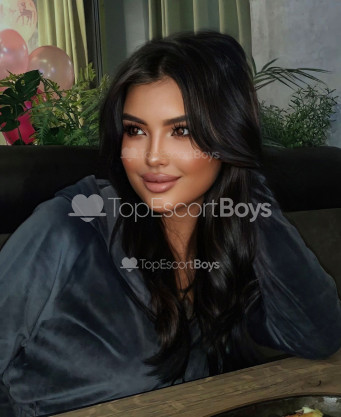 Photo escort girl LILY: the best escort service