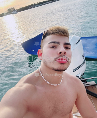 Photo escort girl Adrianne: the best escort service