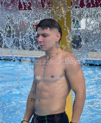 Photo escort girl DOMINIC: the best escort service