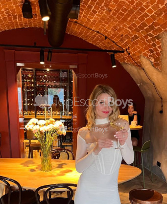 Photo escort girl Elena: the best escort service