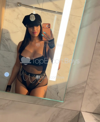 Photo escort girl Jennyfer Knust : the best escort service