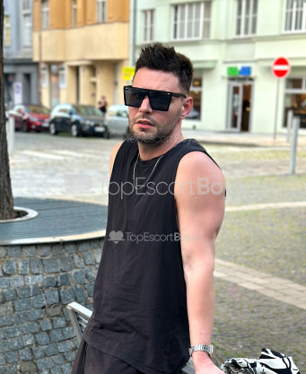 Photo escort girl James: the best escort service