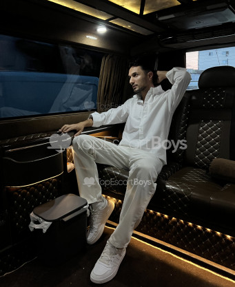 Photo escort girl Berke: the best escort service