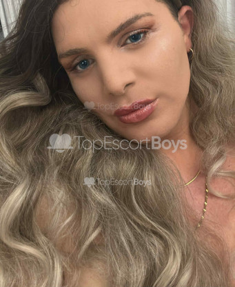 Photo escort girl KiaraLux: the best escort service