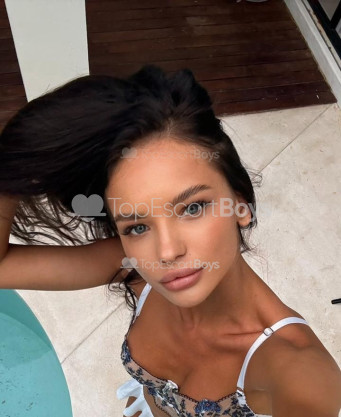 Photo escort girl CHLOE LUX: the best escort service