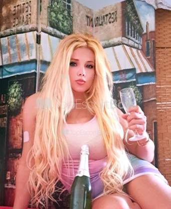 Photo escort girl DANIELA: the best escort service