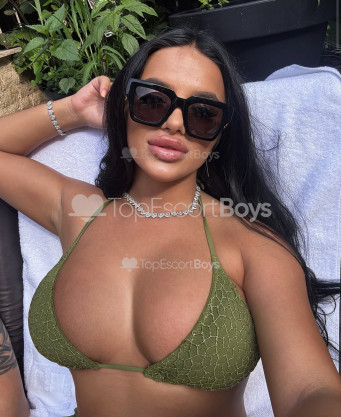 Photo escort girl Zahira: the best escort service