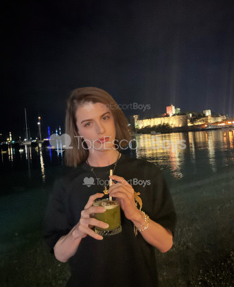 Photo escort girl Toprak : the best escort service