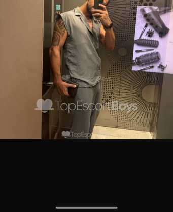 Photo escort girl Andrew: the best escort service