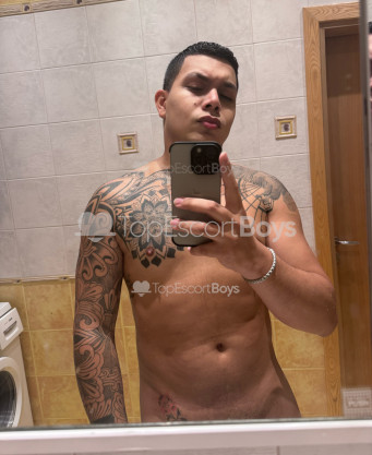 Photo escort girl TonyBisexTop: the best escort service