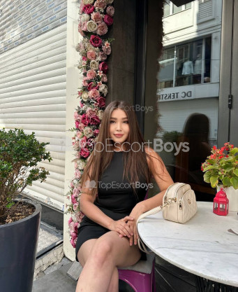 Photo escort girl Amina: the best escort service