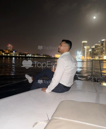 Photo escort girl Hampud: the best escort service