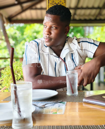 Photo escort girl Black panther : the best escort service