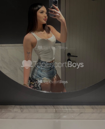 Photo escort girl Alara: the best escort service