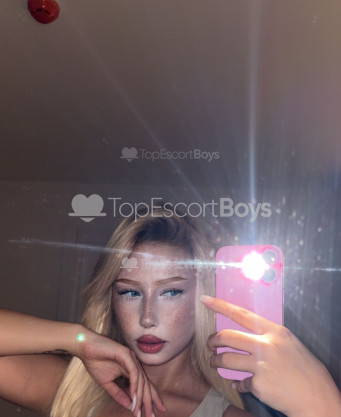 Photo escort girl Aleyna: the best escort service