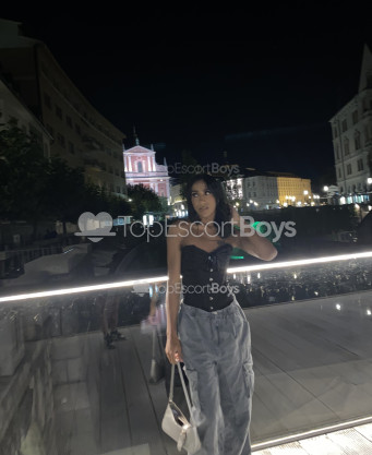 Photo escort girl Sarah: the best escort service