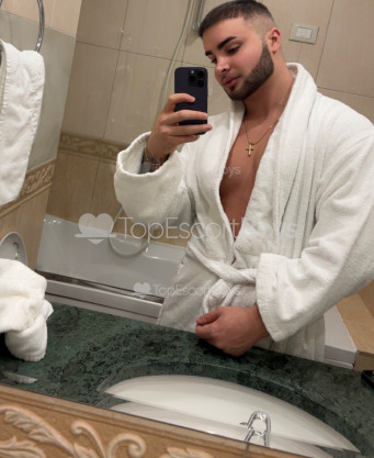 Photo escort girl Erlind: the best escort service