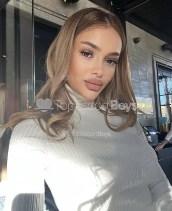 Photo escort girl Reina: the best escort service