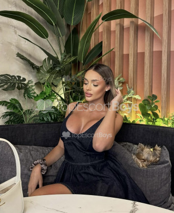 Photo escort girl Reina: the best escort service