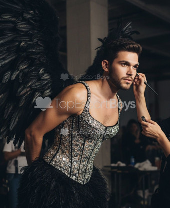 Photo escort girl Versalise: the best escort service