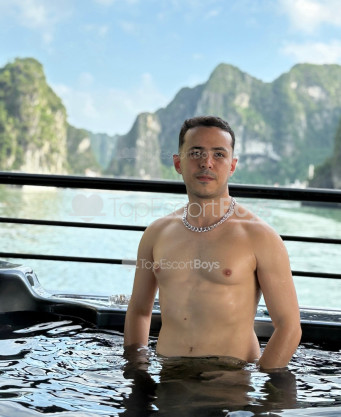 Photo escort girl Andrew: the best escort service