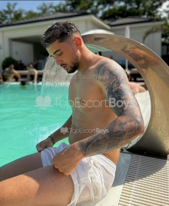 Photo escort girl AlbertoCruz: the best escort service