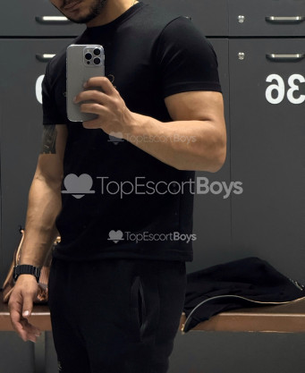 Photo escort girl Azeri: the best escort service