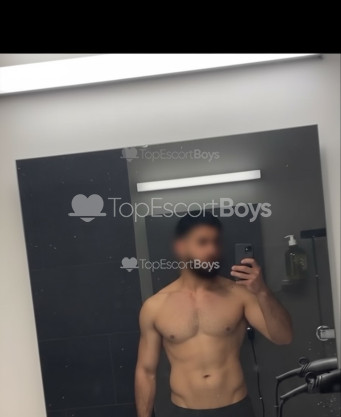 Photo escort girl Isak: the best escort service